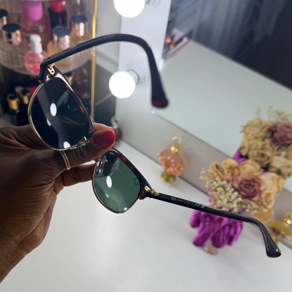 Ray-Ban Tortoise and Green Women's Glasses - Picture 6 of 8